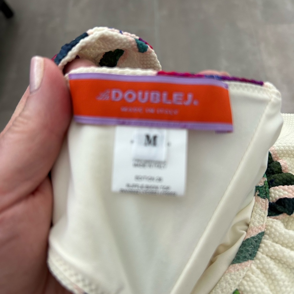 La DoubleJ
ruffle-trim floral-print top - Picture 3 of 5